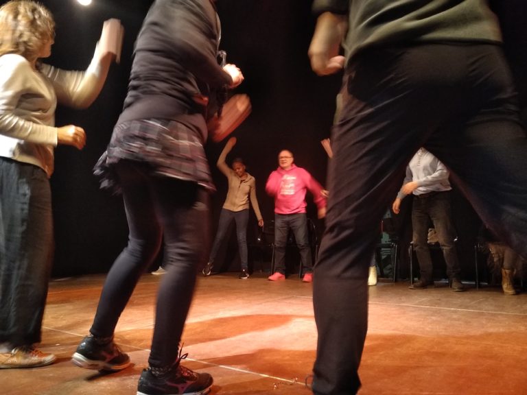Atelier théâtre avec Cédric Mulamba et Richard Grolleau au Théâtre Les Bretranges le 13 novembre 2018 ©Marina Gabrion