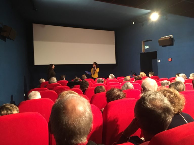 Rencontre avec Sarah Melloul animée par Meriem Benmhamed après la projection du documentaire "Rihla, sur les sentiers culturels du monde arabe" au cinéma Crystal Palace le 8 novembre 2018 © D.R.